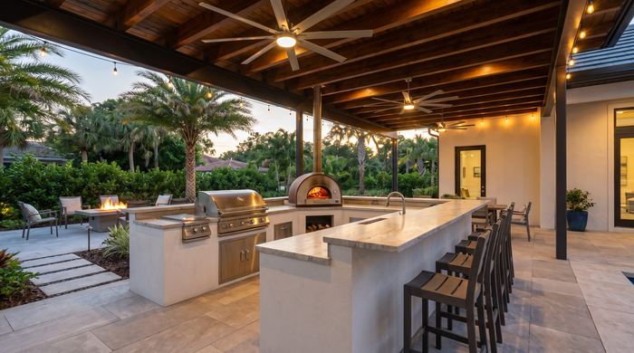 Outdoor Kitchen & Bar